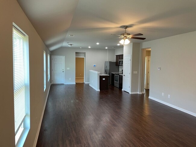 Photo - 3 bed, 2 bath Open Floor Plan