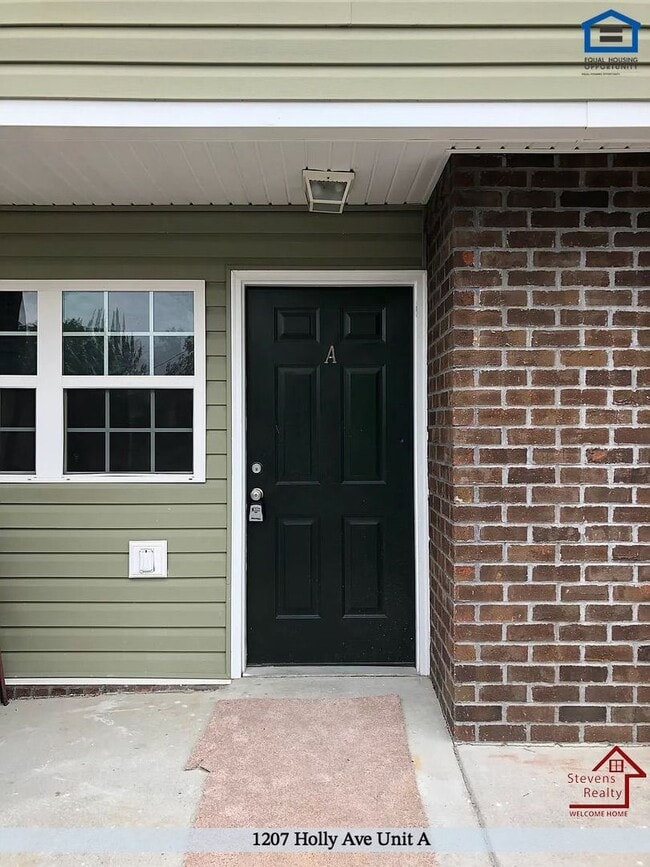 Photo - 1207 Holly Ave