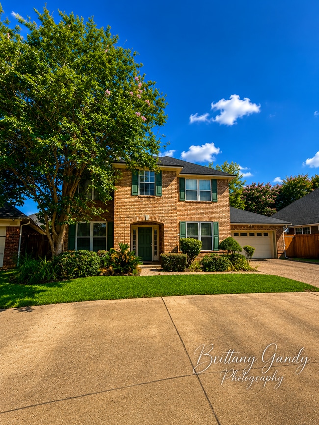 Photo - 139 Hallette Dr