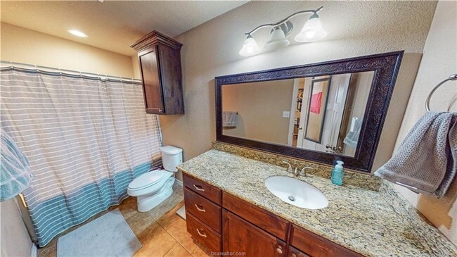 Photo - 4 Bed, 4 Bath University Heights Townhome for August 2026 Move In!