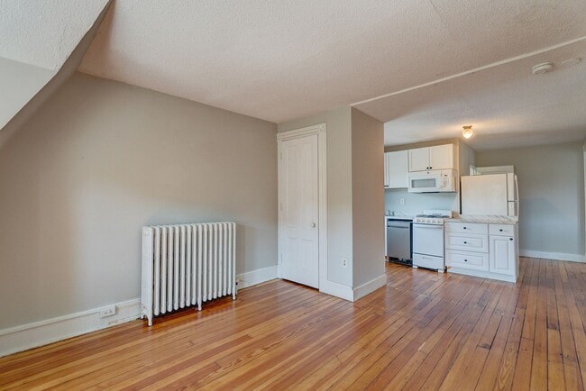 Photo - 65 Edgewood Ave Unit 3