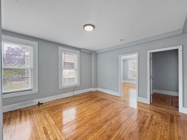 Building Photo - 144-146 Walnut St Rental