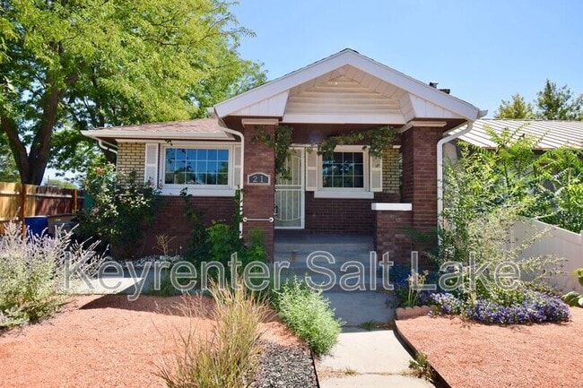 Building Photo - 21 Hartwell Ave Rental