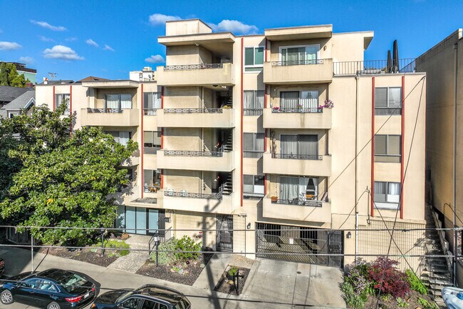 Primario - 320 Park View Ter