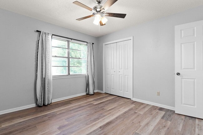 Photo - $500 off first months rent