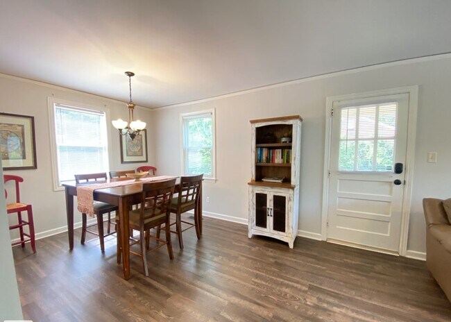 Photo - 1521 E Pinetree Blvd