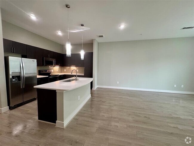 Building Photo - 150 W Sam Houston Pkwy N Unit 1430 Rental