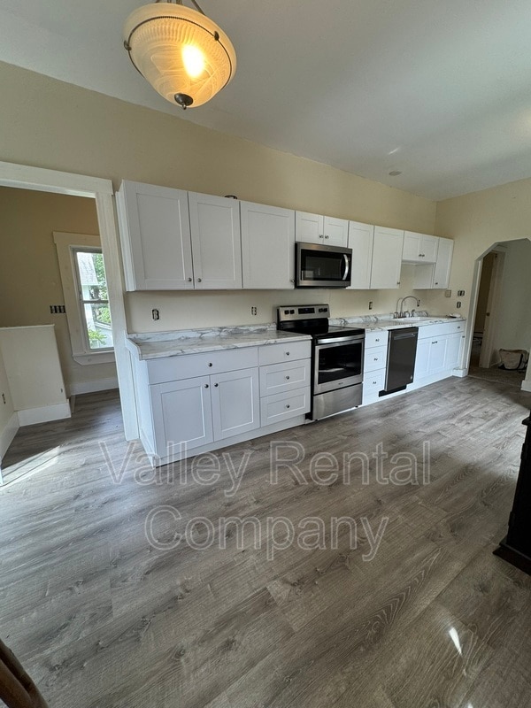 Photo - 240 State St