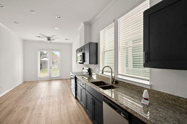 Photo - 3241 Real St Unit B