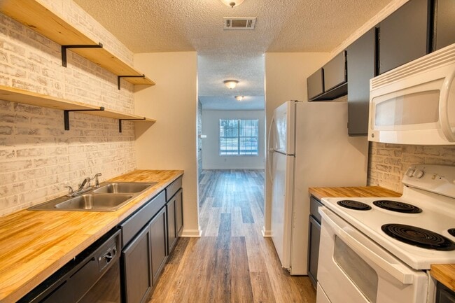 Photo - 2600 7th St SE Apartment