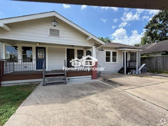 Building Photo - 201 Drennan St Rental
