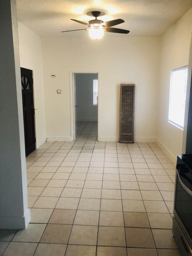 Photo - 1550 Montgomery St Unidad 1