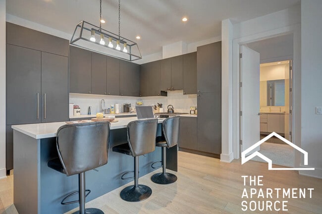 Photo - 1701 W Webster Ave Unit 712