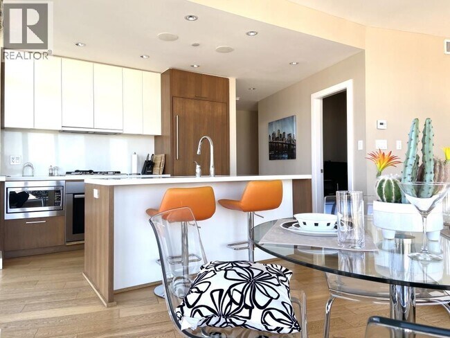 1372 Seymour St Unit 4203