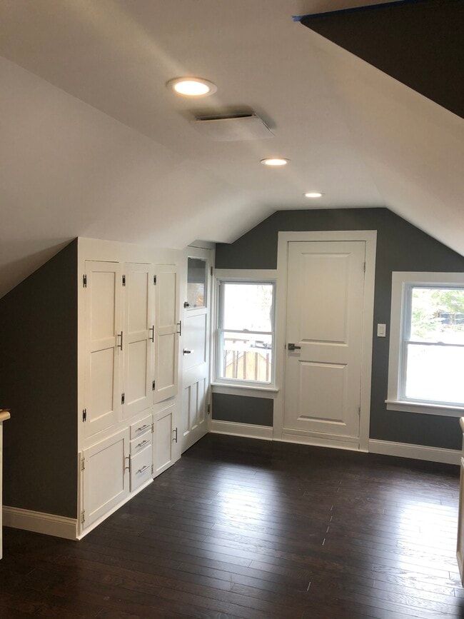 Photo - 227 Thieme Pl Unit 2