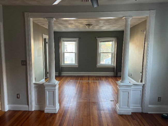 Photo - 360-362 Weeden St Unit 3