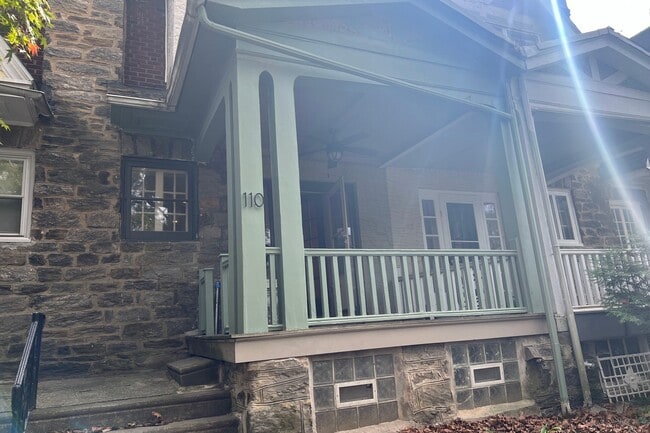 Building Photo - 110 E Roumfort Rd