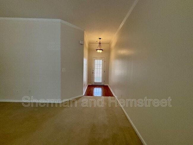 Photo - 389 Sandleton Way