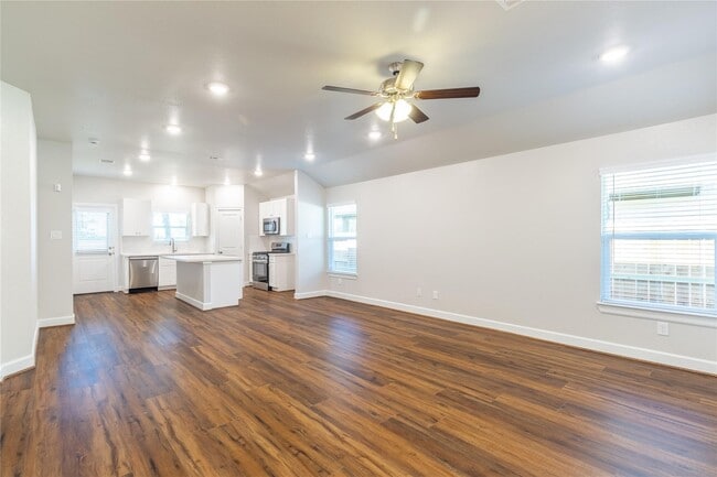 Photo - 815 Roosevelt St