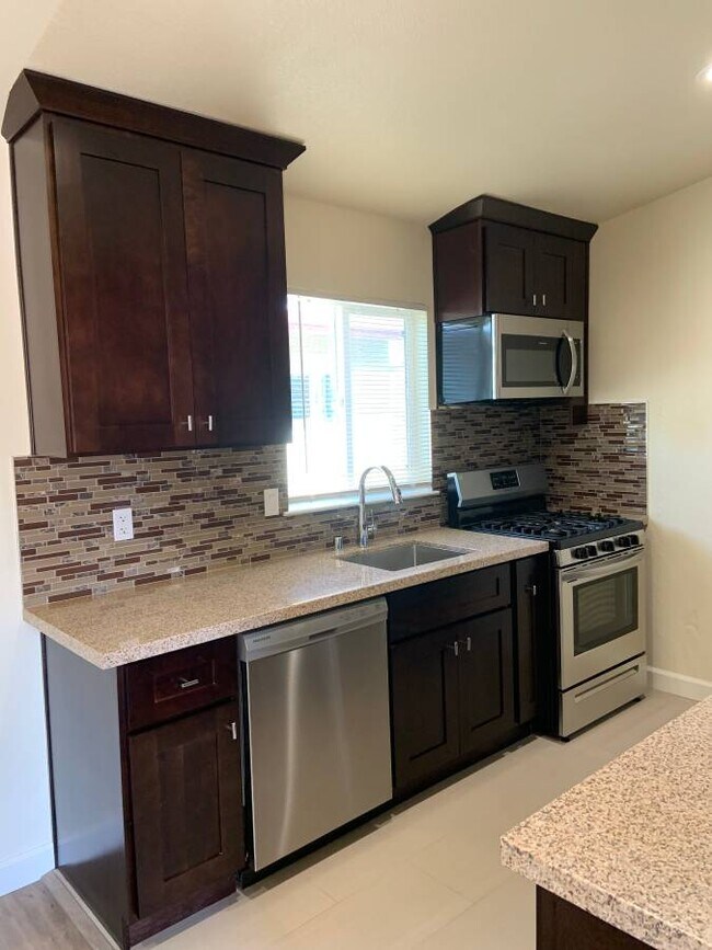 Photo - Berkeley Square Apartments