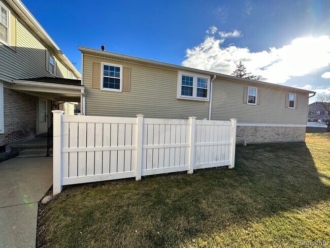 Photo - 20923 W Glen Haven Cir