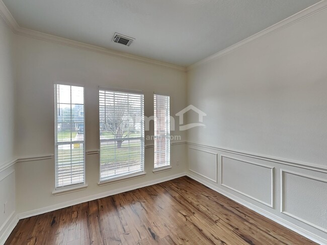 Photo - 1052 Shadow Glenn Dr