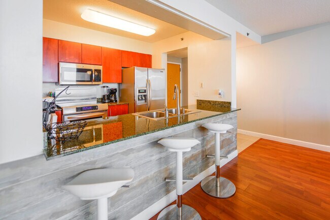 Photo - 1 SE 12th St Unidad FL18-ID1022199P