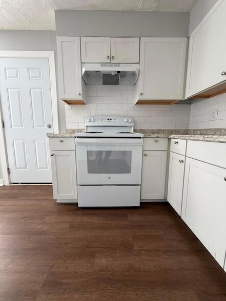 Photo - 1975 Dunbar Dr