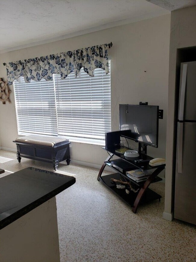 Photo - 2BR/2BA Venice Island Duplex Available Apr...