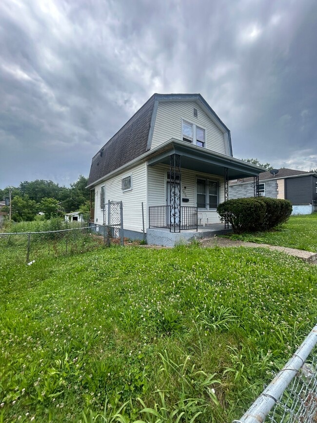 Photo - 5230 Thrush Ave
