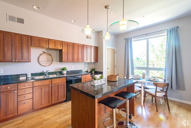 Building Photo - 2B/2B Luxury Louisville Condo with Mountai...