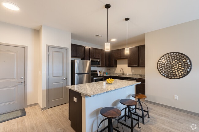 E - 2BR, 2BA - 988SF