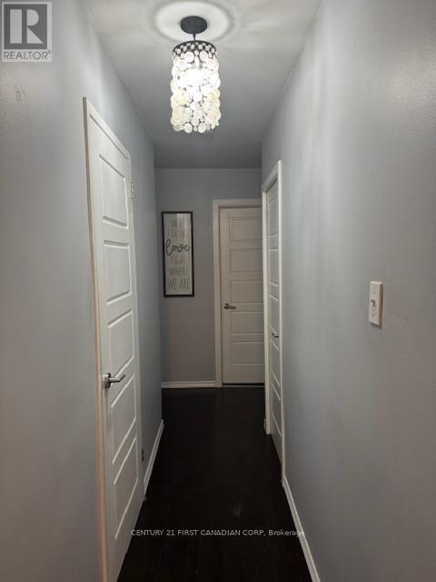 Photo - 675 Wonderland Rd S Unité 8