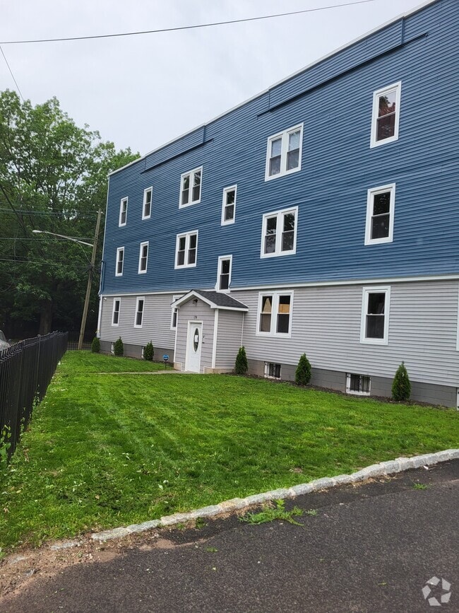 Building Photo - 178 Union Ave Unit 2R Rental
