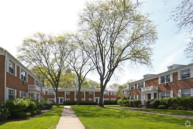Brownstone and Main Union Apartments