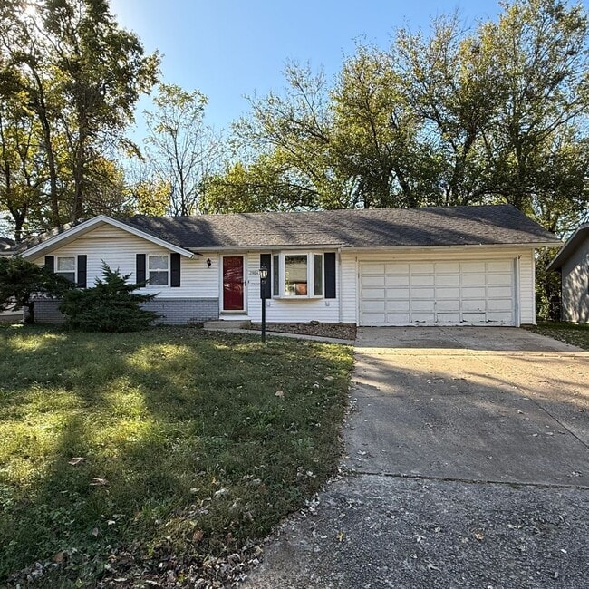 Building Photo - Southeast Springfield 3 Bedroom Home