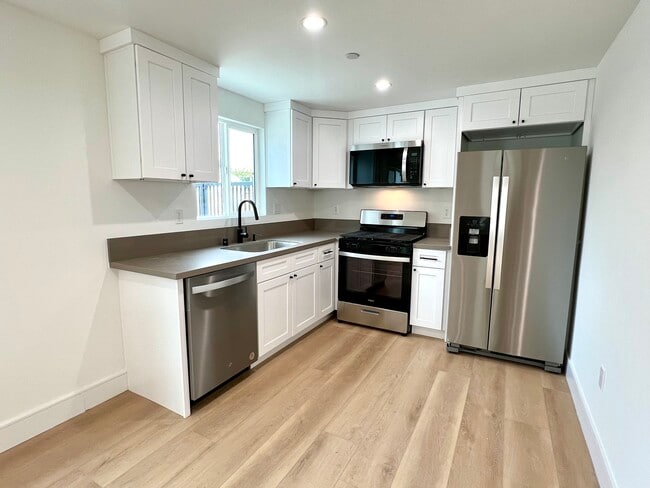 Photo - 11943 Burton St Unidad 11943.5