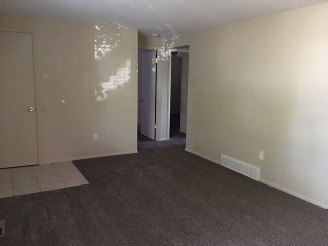 Photo - 2 Bdrm Lakewood Duplex