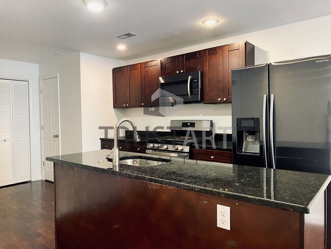 Photo - 1816 N Front St Unit B