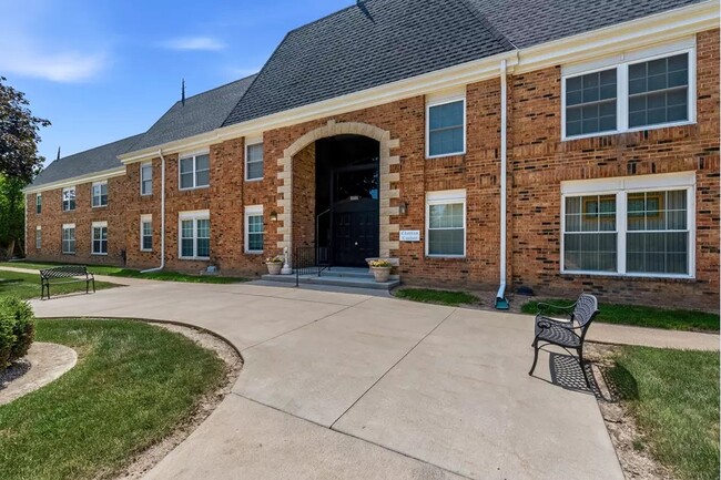 Photo - 2101 Chateau Ct Unit 106