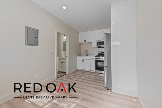 Photo - ~1 Month FREE~ Modern Two Bedroom with Stu... Unit 2667