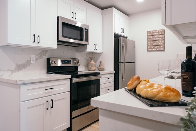 Kitchen - 2729 Dwight Apartments