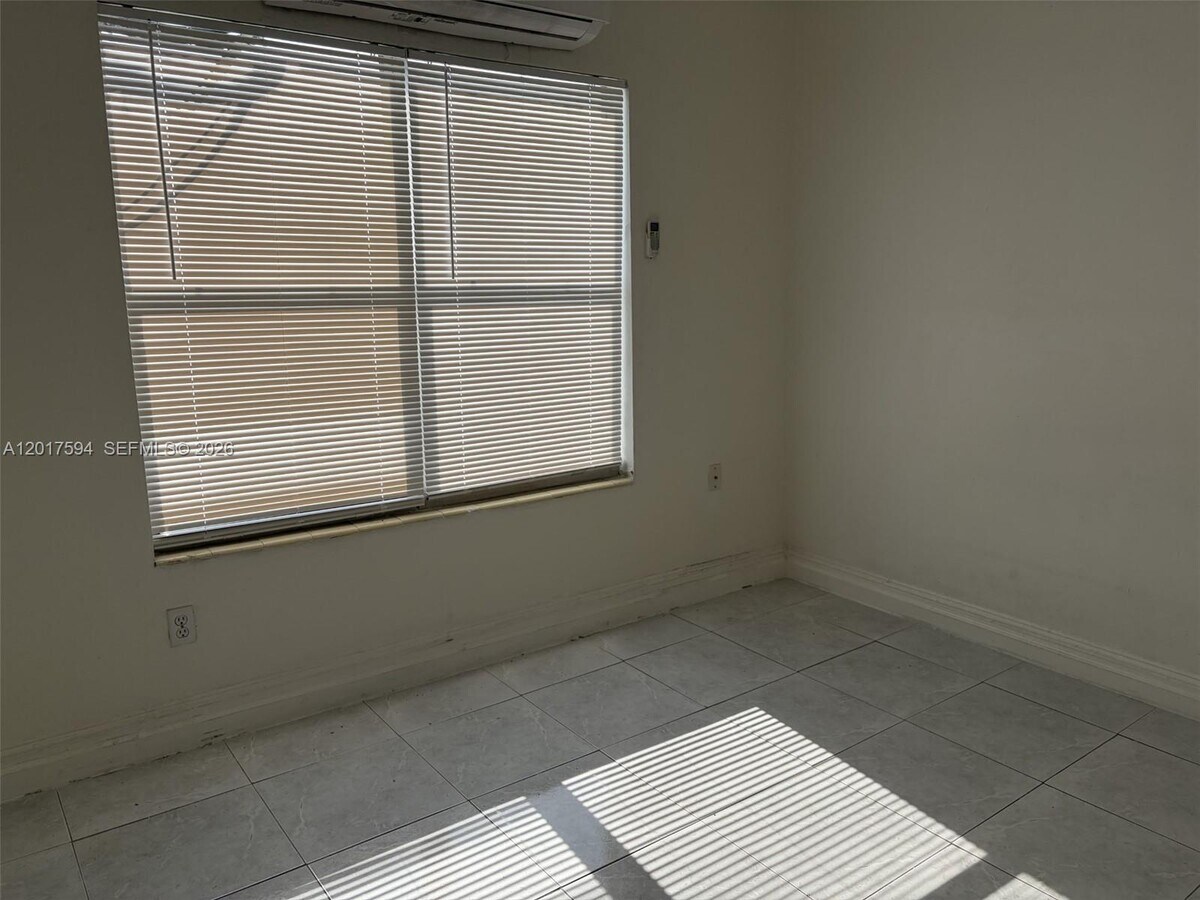 Photo - 4701 SW 8th St Unidad 6