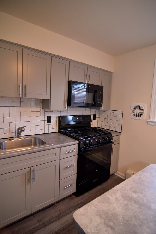 Photo - Manchester Village