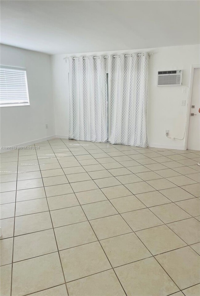 Photo - 11945 NE 19th Dr Unit 1