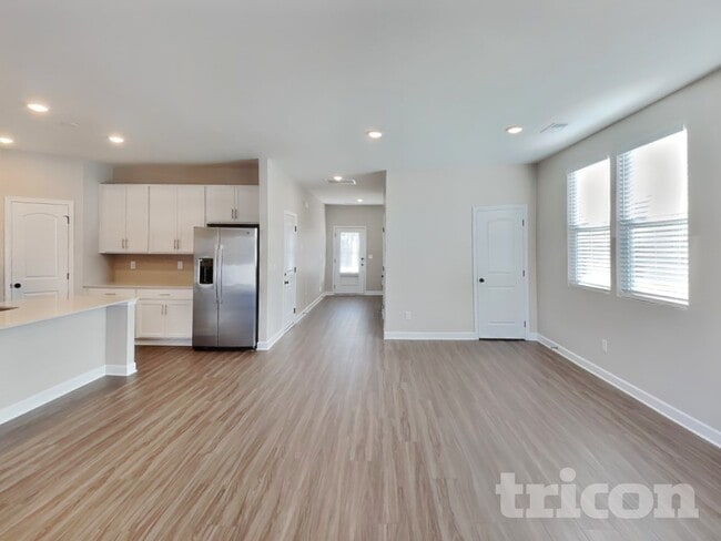 Photo - 819 Averitt Ln