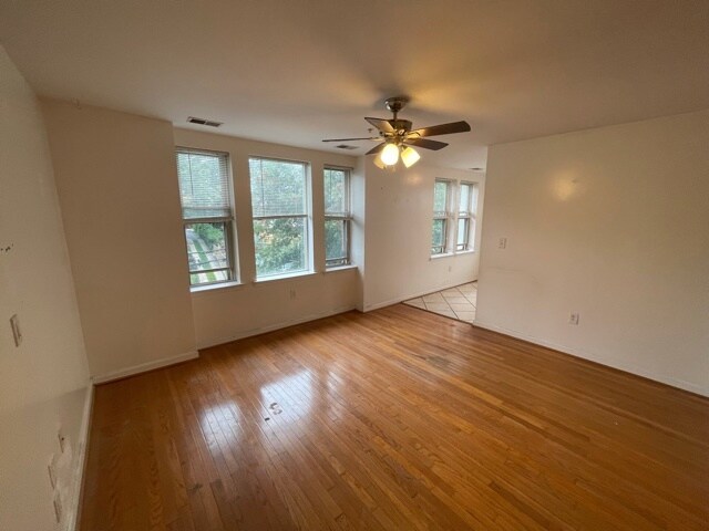 Photo - 1210 Perry St NE