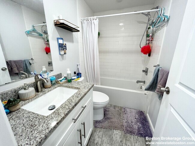 Photo - 51 Burrell St Unit #3