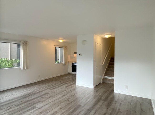 Photo - HUGE Stunning Remodeled 1BR/1BA Flat! Parking! -PROGRESSIVE Unit A