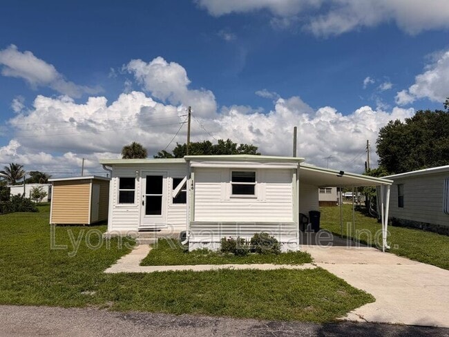 Building Photo - 140 Lamplighter Ln